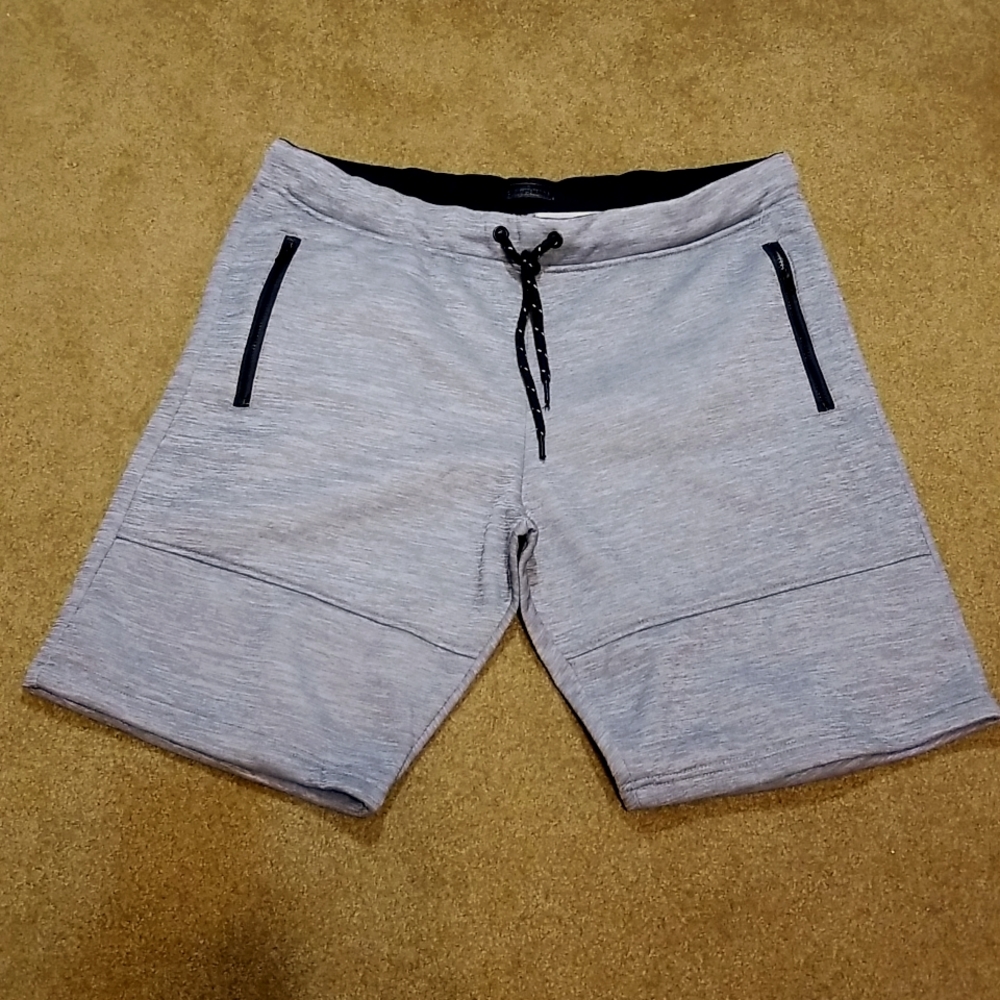 MEN'S nwot SWEAT SHORTS fit like 2XL.